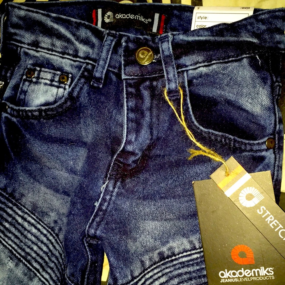 Size 5 boys brand new jeans. Akademiks brand.